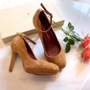 Shoes of Prey Suede Pump Size 5